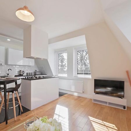 Spacious One Bed Loft Apartment Birchanger المظهر الخارجي الصورة
